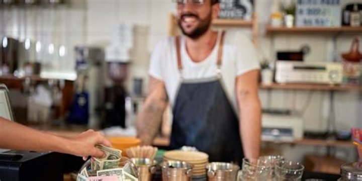 Shopper Forced to Tip on Self-Service Machine: "That's Crazy"