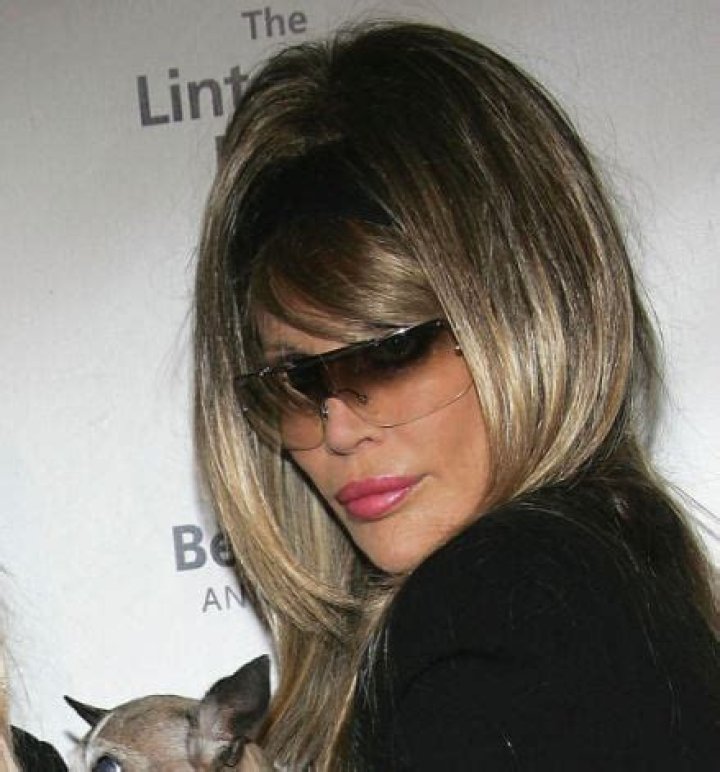 Sia Barbi Net Worth | Celebrity Net Worth