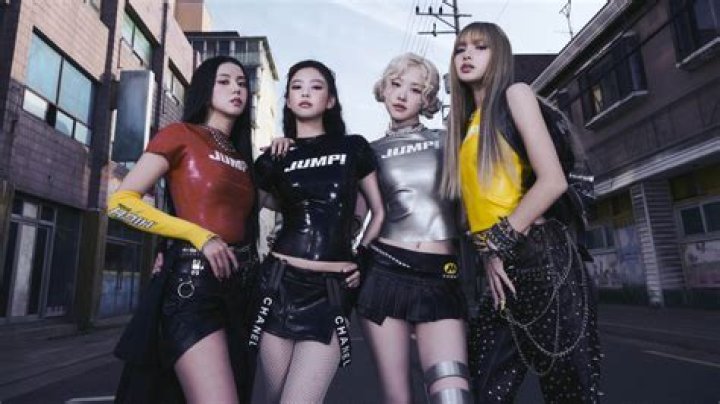 Spend The Day With BLACKPINK’s Lisa And Jisoo In A New Vlog (Watch) – Celeb Secrets