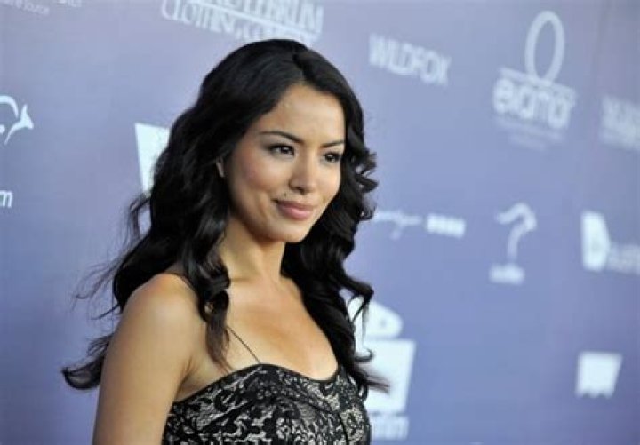 Stephanie Jacobsen Net Worth | Celebrity Net Worth