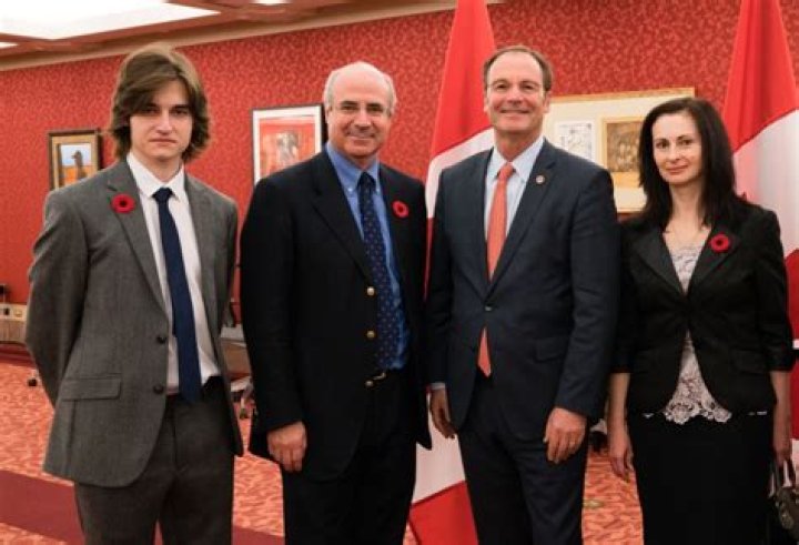 Steve Jobs - Bio, Age, net worth, height, weight, Wiki, Facts and Family