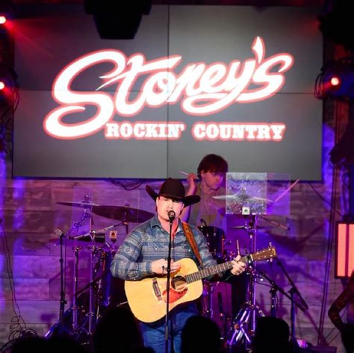 Stoney’s Rockin’ Country Set For Grand Opening