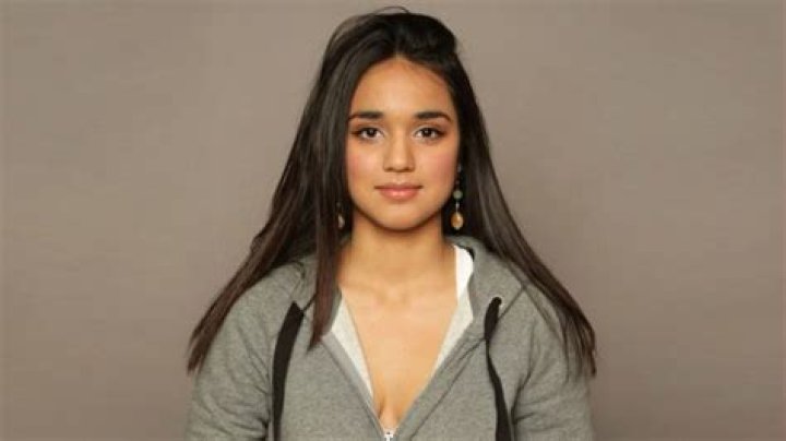Summer Bishil - Bio, Age, Wiki, Facts and Family