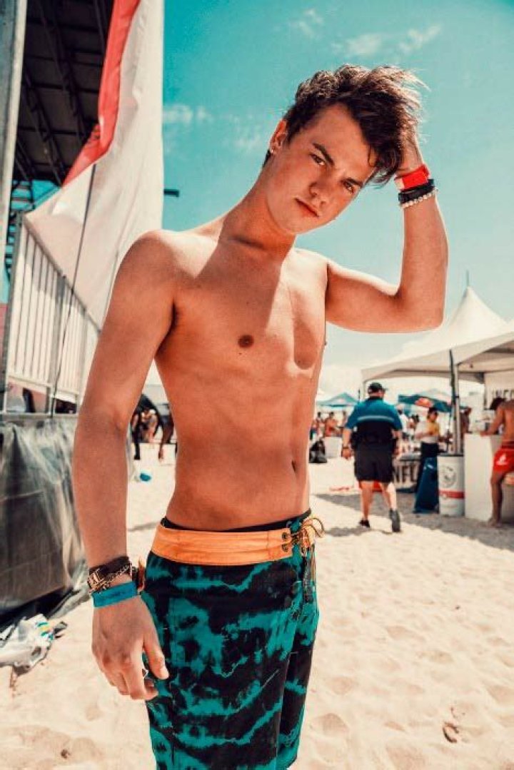 Taylor Caniff Height, Weight, Age, Body Statistics
