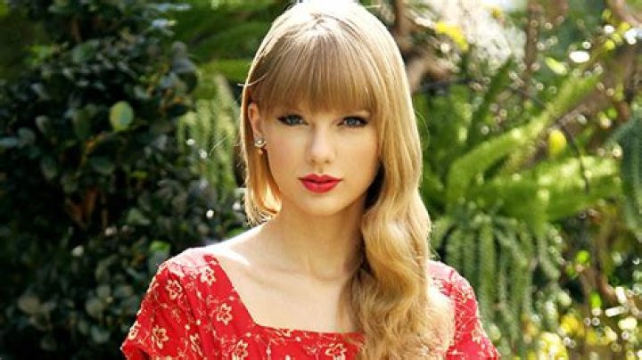 Taylor Swift’s ‘Red’ Vault Video Teases Mystery Collabs On New Songs – Hollywood Life