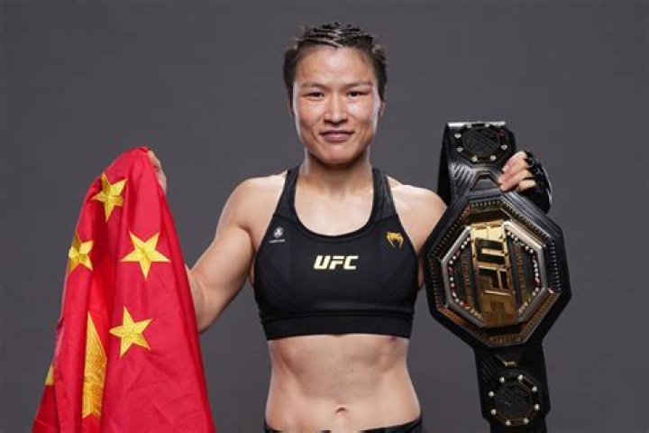 The first Chinese female fighter signed by UFC, How much is her net worth in 2020?