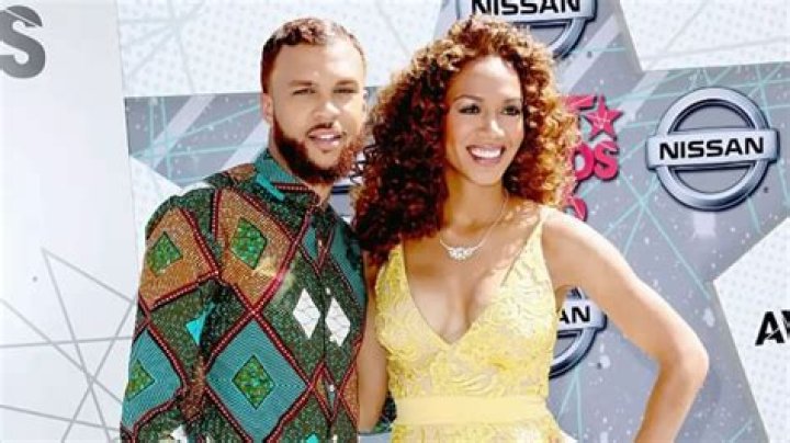 The Nigerian-Born Singer & Rapper Is Reportedly In A Relationship With Rosalyn Gold-Onwude!