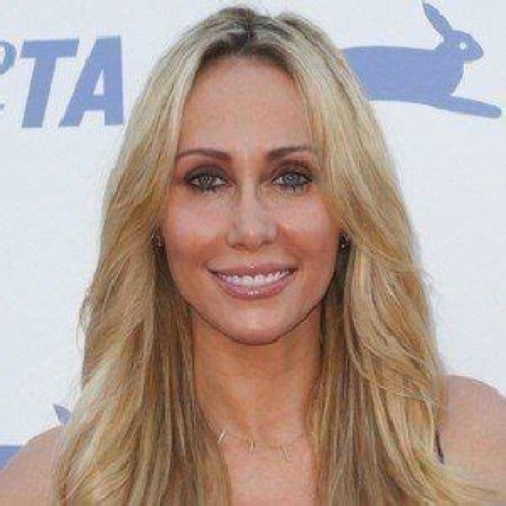 Tish Cyrus - Bio, Age, Wiki, Facts and Family