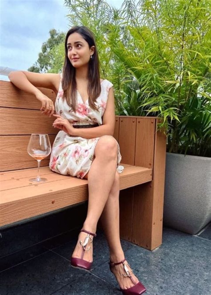 Tridha Choudhury Height, Weight, Age, Boyfriend, Biography, Facts