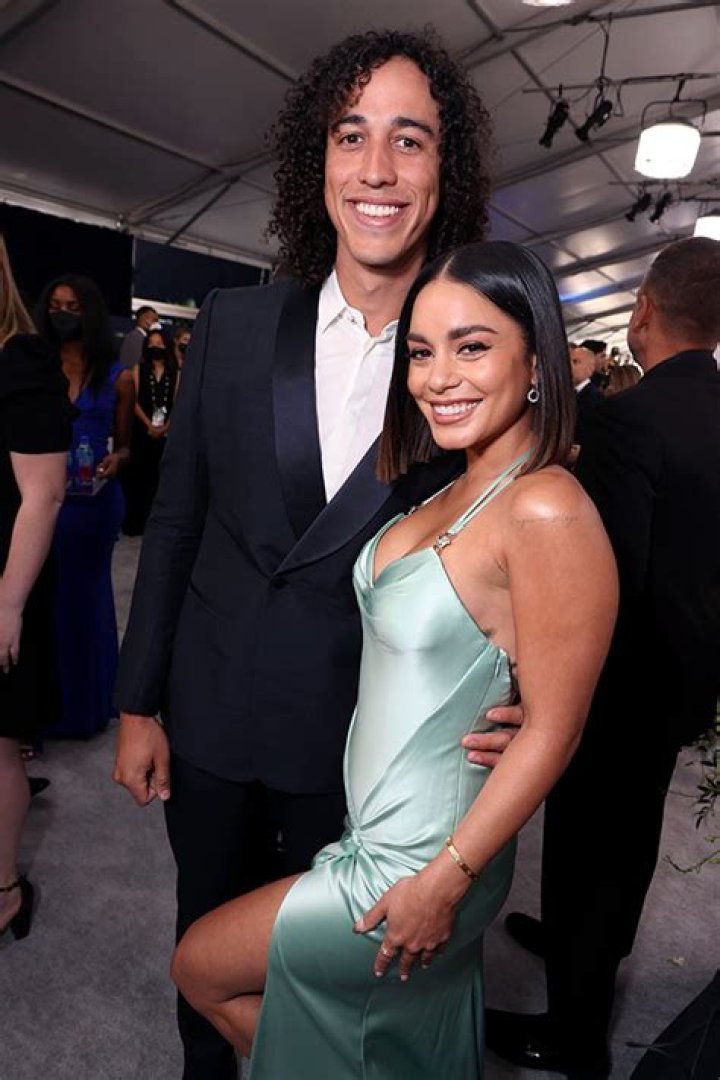 Vanessa Hudgens Attends Fiancé Cole Tucker’s First Rockies Game: Video – Hollywood Life