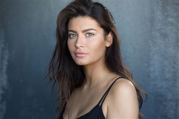 Viviana Ross — Pics