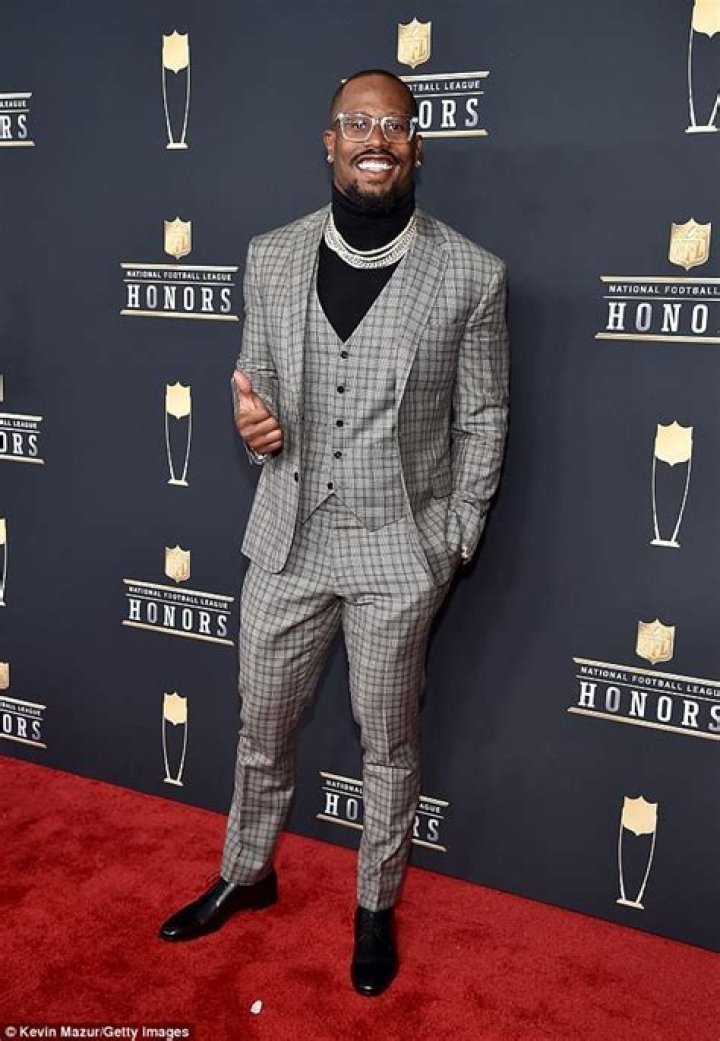 Von Miller Net worth 2020; How much is his Annual Salary? Who is his Girlfriend? Relationship, Affair, Age, Height and More