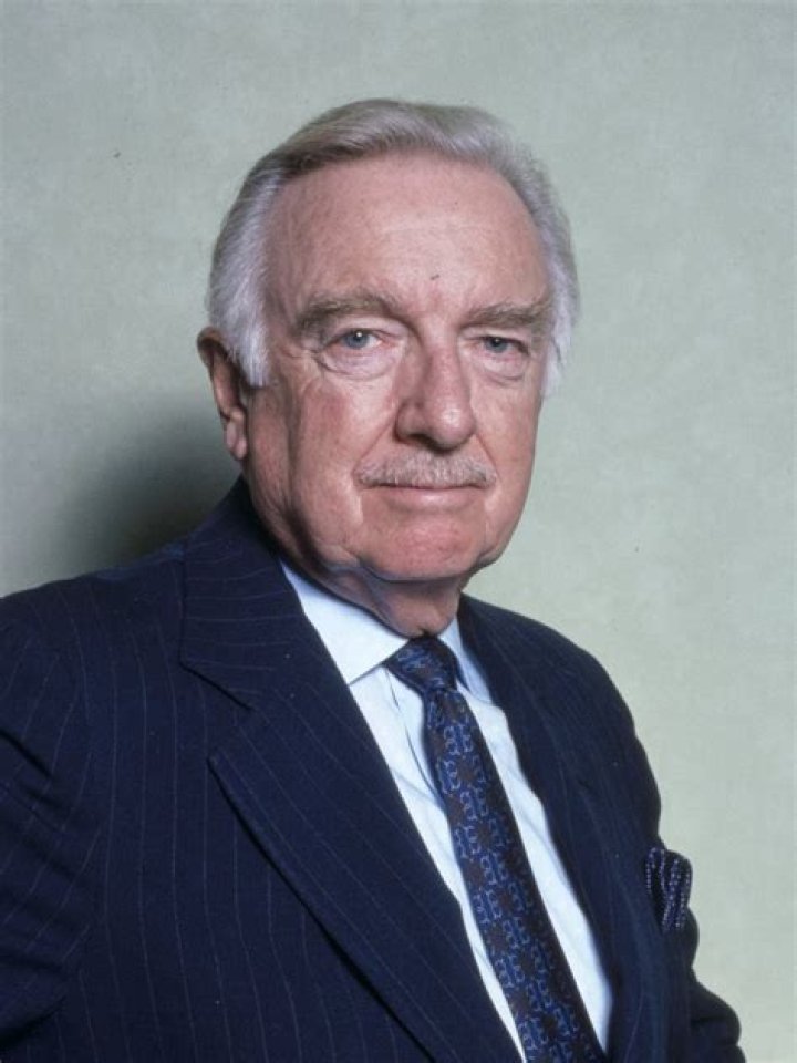 Walter Cronkite - Bio, Age, net worth, height, Wiki, Facts and Family