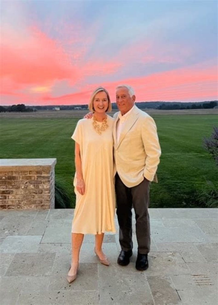 Walter Isaacson Height, Weight, Age, Wife, Children