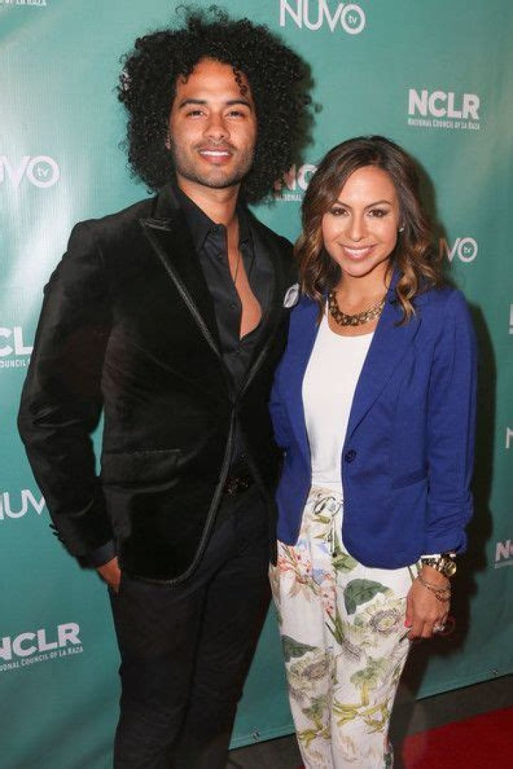 Who is Anjelah Johnson Dating Now