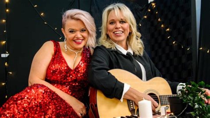 Who is Beccy Cole Dating Now?