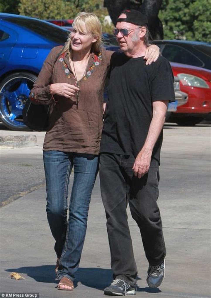 Who is Daryl Hannah Dating Now?
