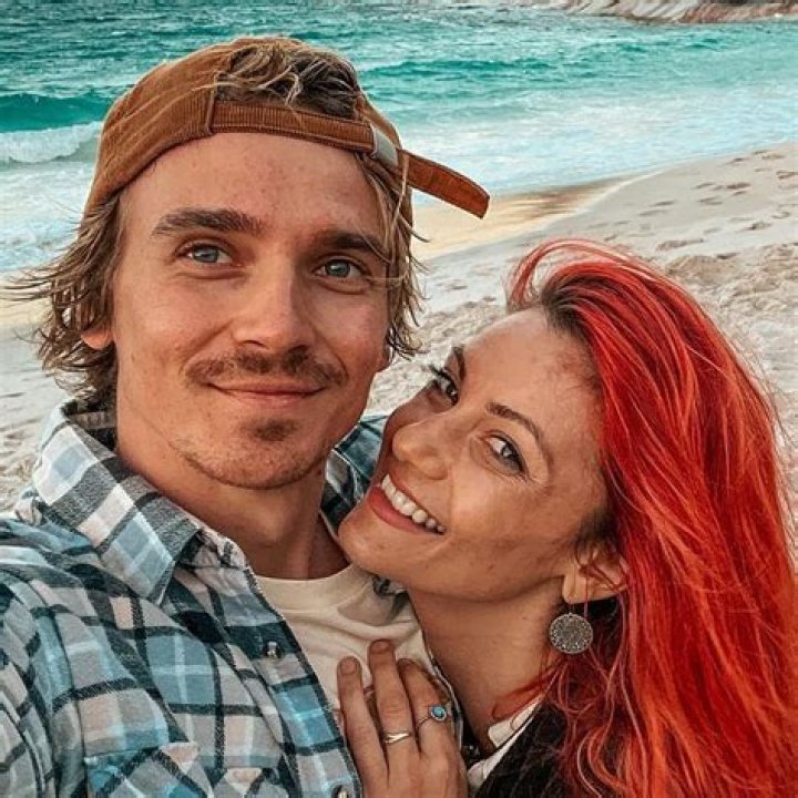 Who is Dianne Buswell Dating Now?