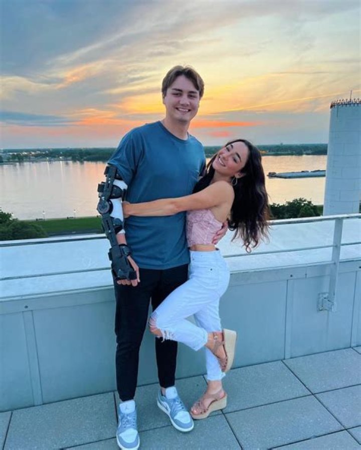 Who is Elena Arenas Dating Now