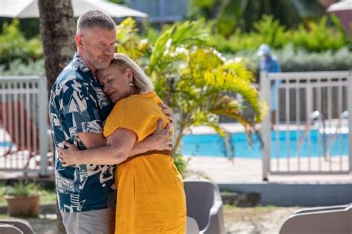 Who is Gabrielle Glaister Dating Now?