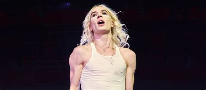 Who is Hollis Johnson Dating Now