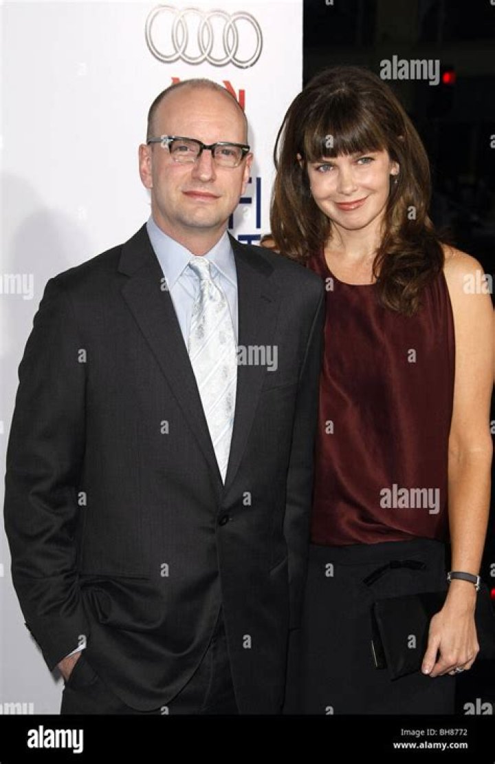 Who is Jules Asner Dating Now?