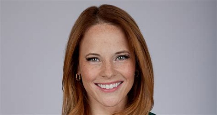 Who is Katie Leclerc Dating Now?
