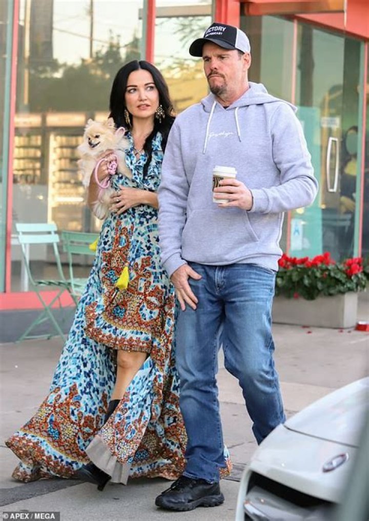 Who is Kevin Dillon Dating Now