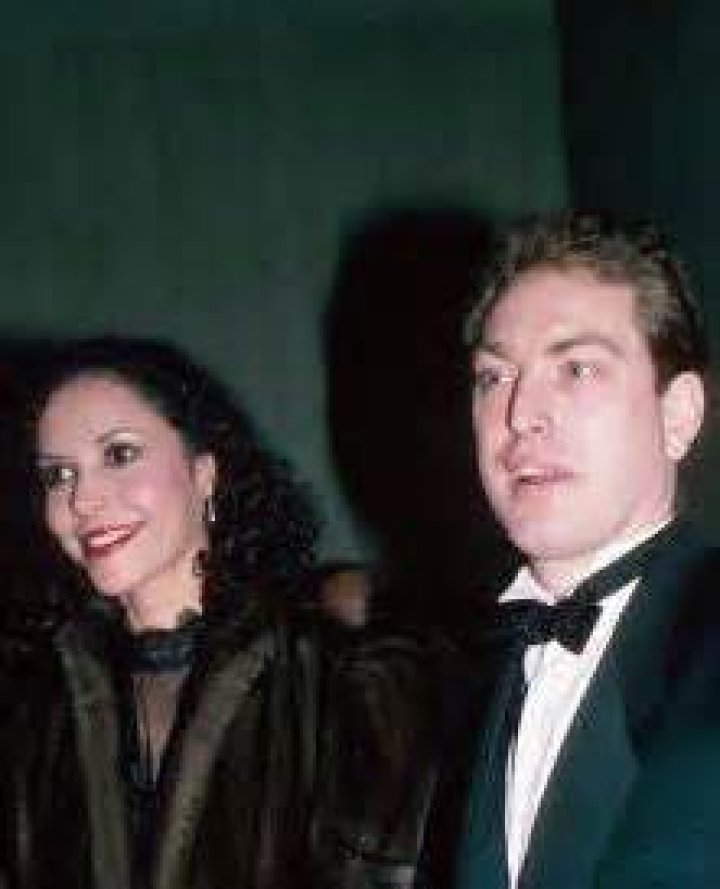 Who is Lonette McKee Dating Now