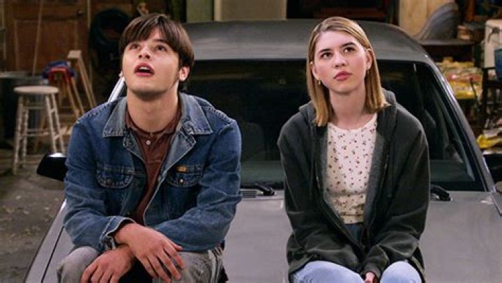 Who Is Mace Coronel? About Kelso & Jackie’s Son On ‘That ’90s Show’ – Hollywood Life