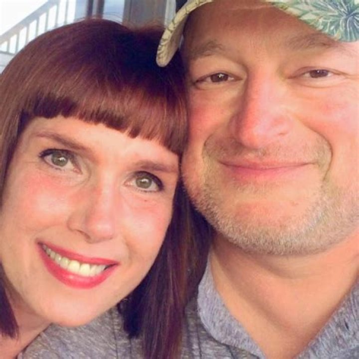 Who is Mark Chesnutt Dating Now