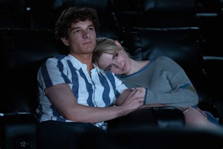 Who is Mason Vale Cotton Dating Now?