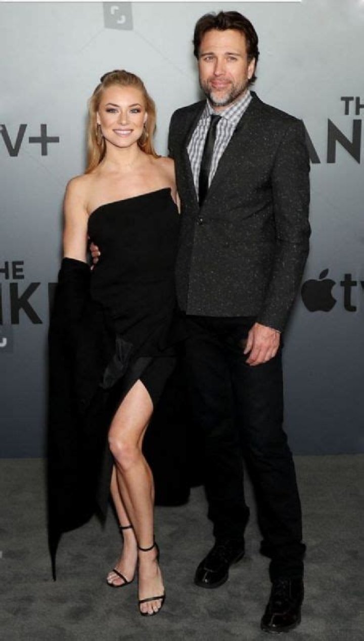 Who is Nikki Leigh Dating Now?