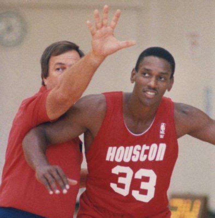 Who is Otis Thorpe Dating Now