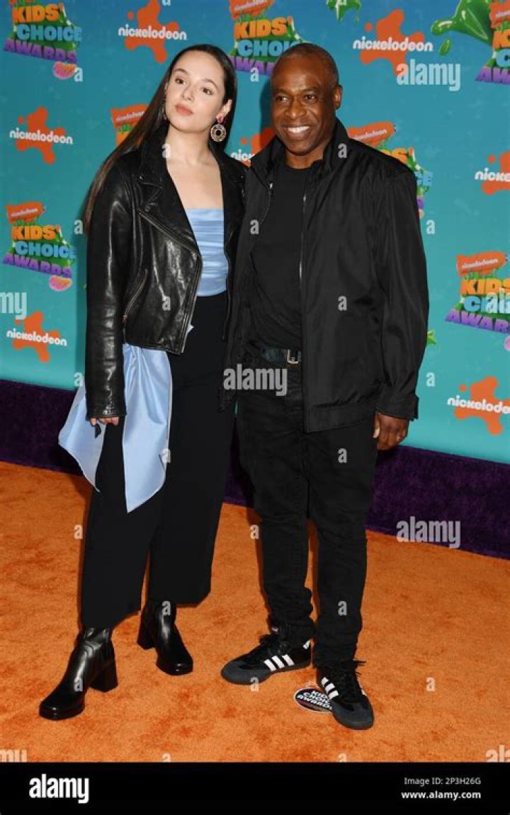 Who is Phill Lewis Dating Now?