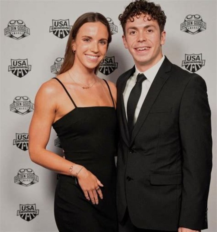 Who is Regan Smith Dating Now