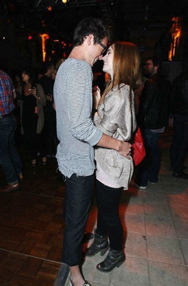 Who is Riley Harper Dating Now