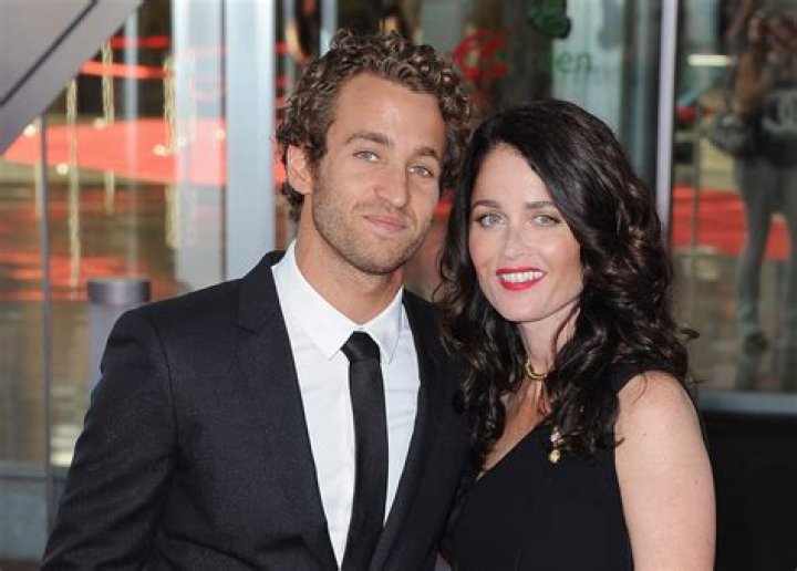Who is Robin Tunney Dating Now