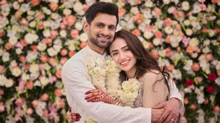 Who is Sana Javed Dating Now?