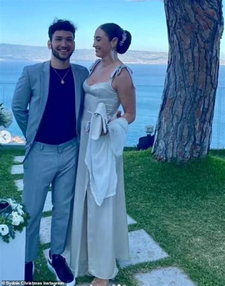 Who is Sydnie Avery Dating Now?