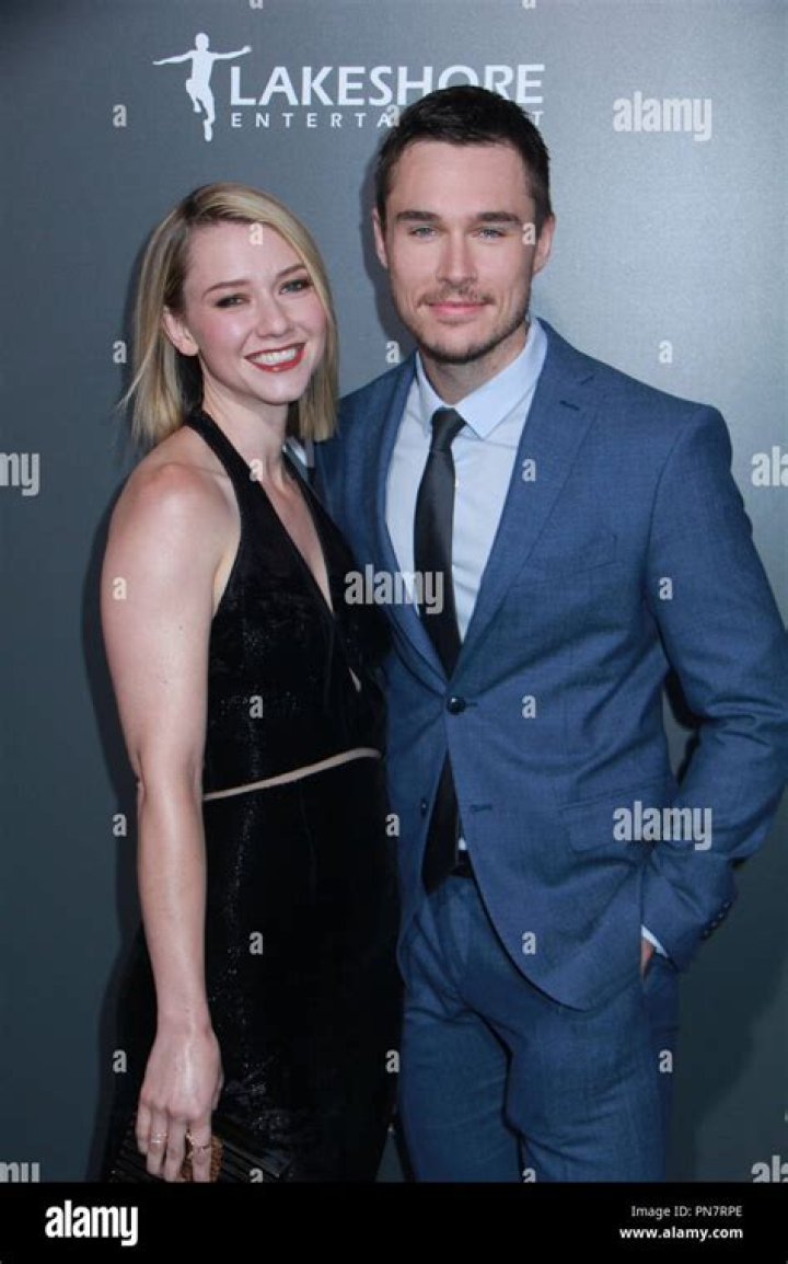 Who is Valorie Curry Dating Now?