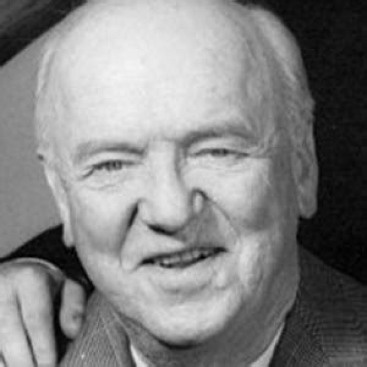 William Frawley - Bio, Age, net worth, height, Wiki, Facts and Family