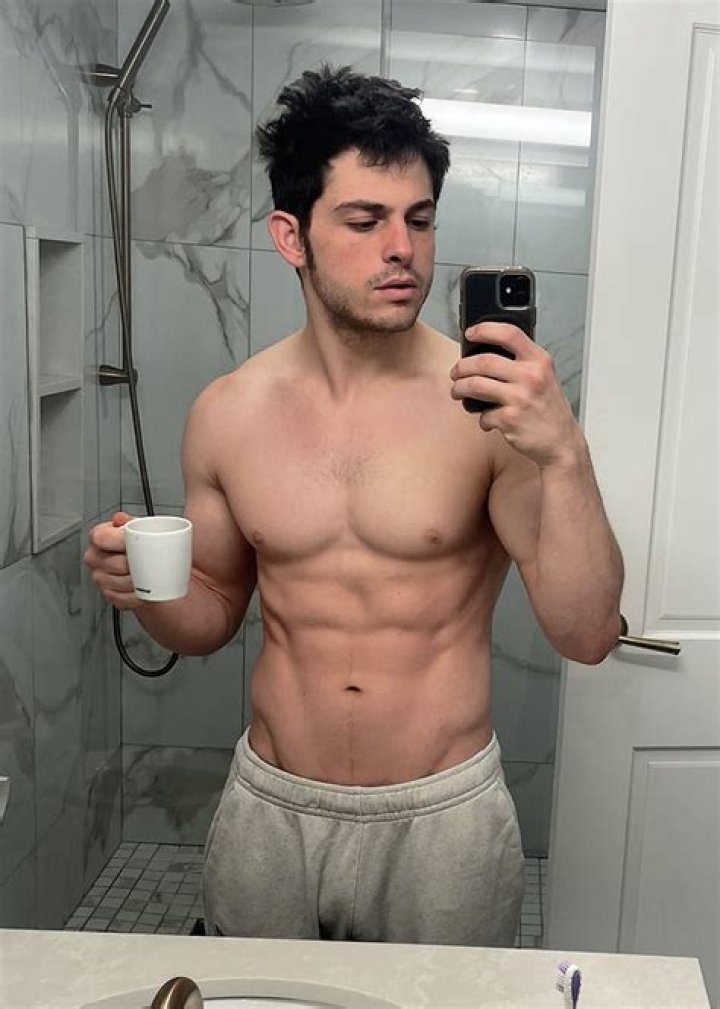 Zach Tinker Goes Viral With Sexy Shirtless Pic and Cute Video!